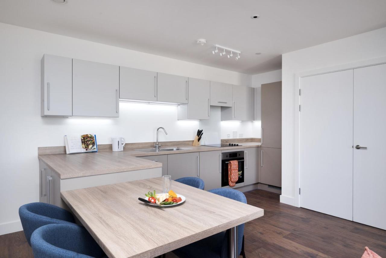 Modern Studios And Apartments At Barking Wharf In 런던 외부 사진