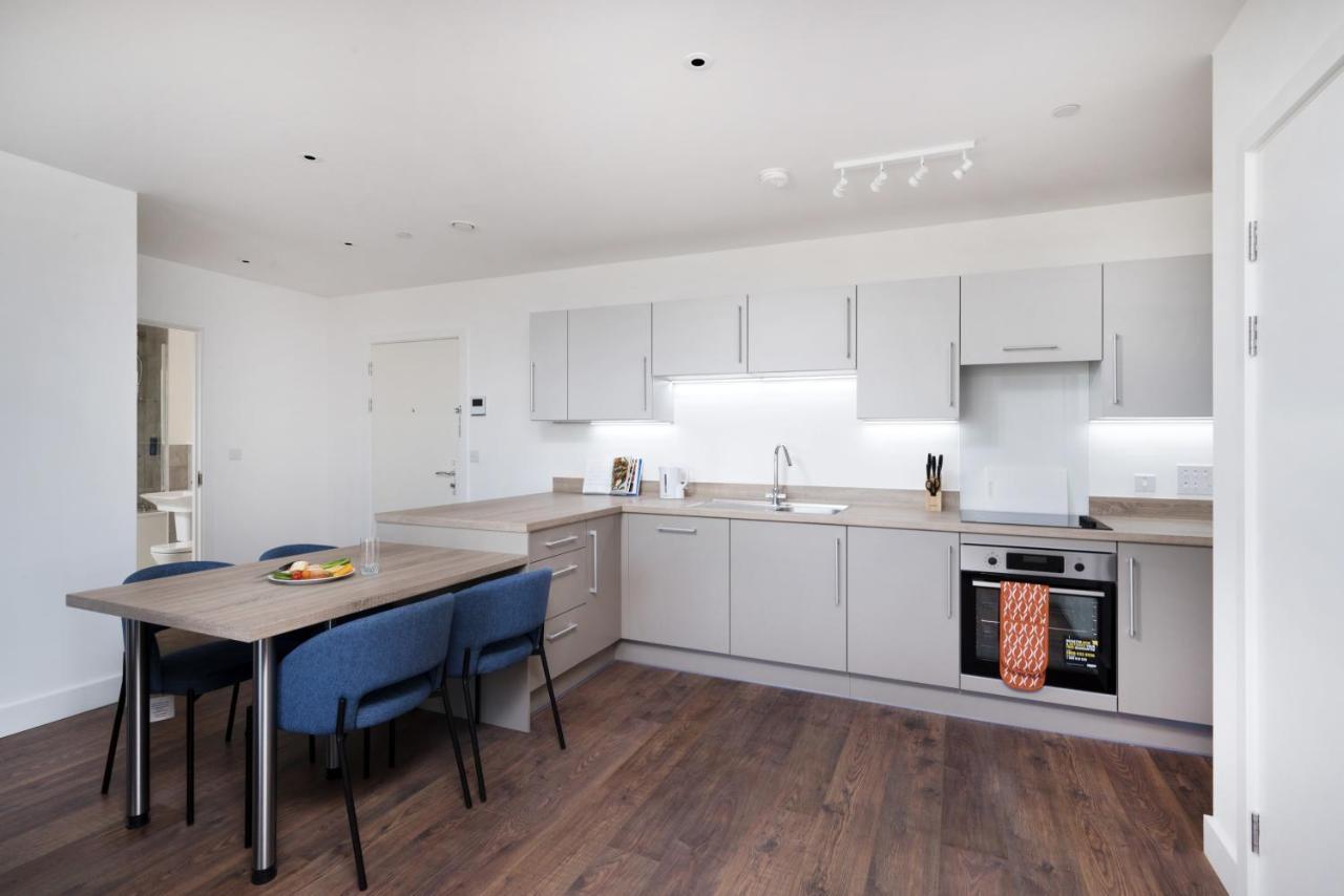 Modern Studios And Apartments At Barking Wharf In 런던 외부 사진