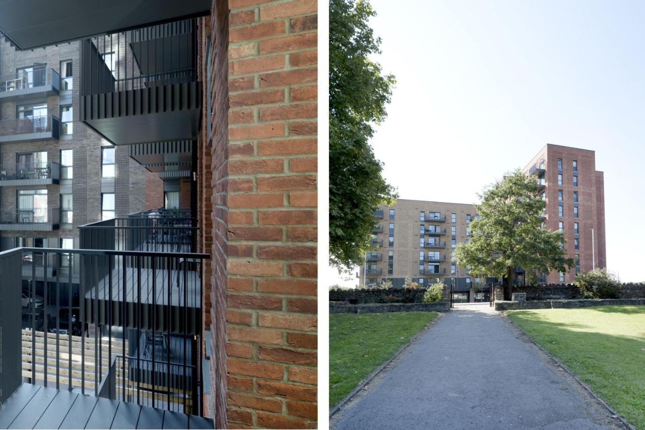 Modern Studios And Apartments At Barking Wharf In 런던 외부 사진