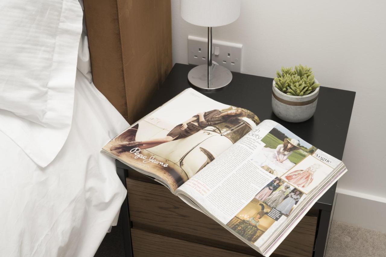 Modern Studios And Apartments At Barking Wharf In 런던 외부 사진